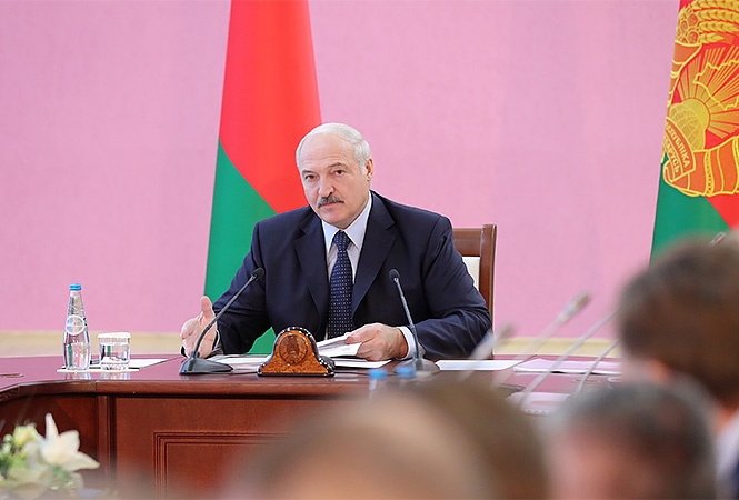 Лукашенко высказал свое мнение по поводу уровня зарплат в Могилевской области