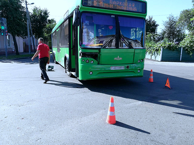 ДТП в Бобруйске: автобус столкнулся с «Ауди»