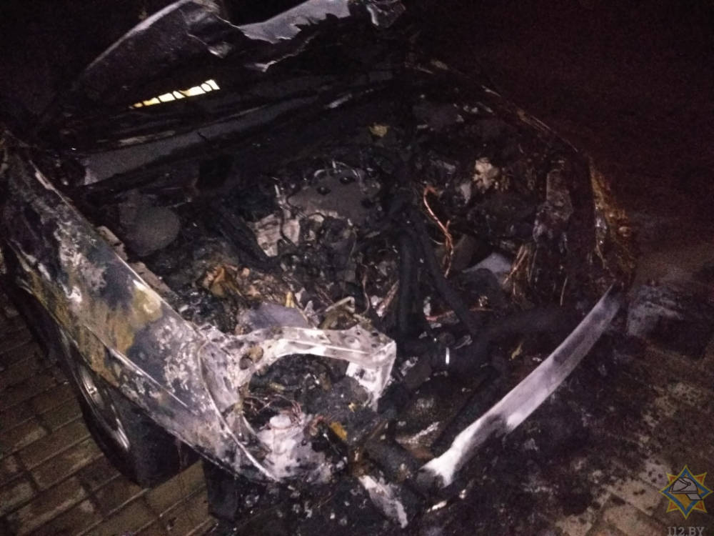 В Славгороде горел автомобиль