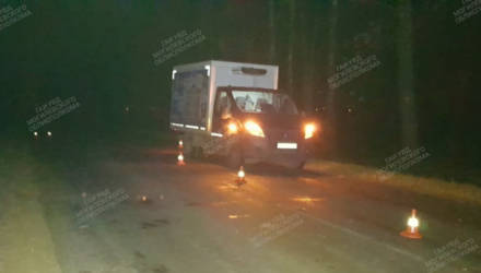В Кировском районе водитель совершил наезд на женщину, которая лежала на проезжей части