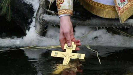 Крещение Господне: что нельзя делать 19 января и как правильно набирать святую воду