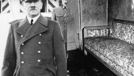 «Шеф горит! Хочешь взглянуть?»: впервые обнародованы неизвестные подробности смерти Гитлера