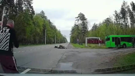 На въезде в Бобруйск разбился мотоциклист (видео)