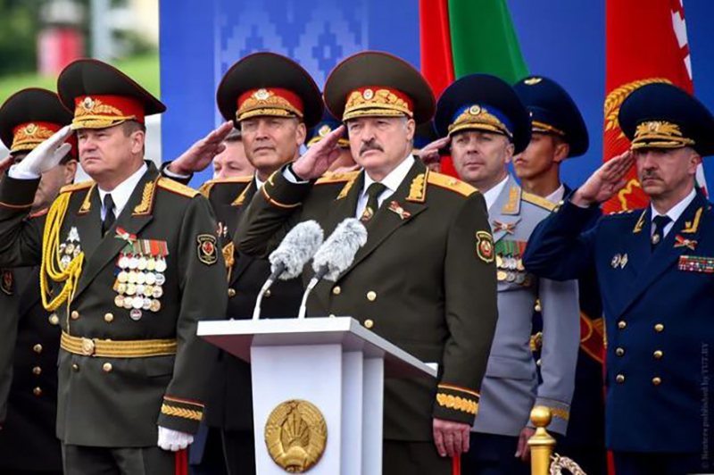 Лукашенко заявил, что после парада в Минске значительно упала заболеваемость пневмониями