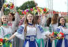 Трактор “Беларус”, рай для сладкоежек и новые амплуа ведущих: в Шкловском районе начинается фестиваль “Александрия собирает друзей”