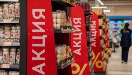 В Могилёве рухнули цены на продукты. Многие разбирают за полцены